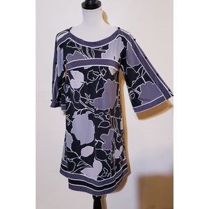 BCBGMaxAzria Bell Sleeve Shift Dress size Small